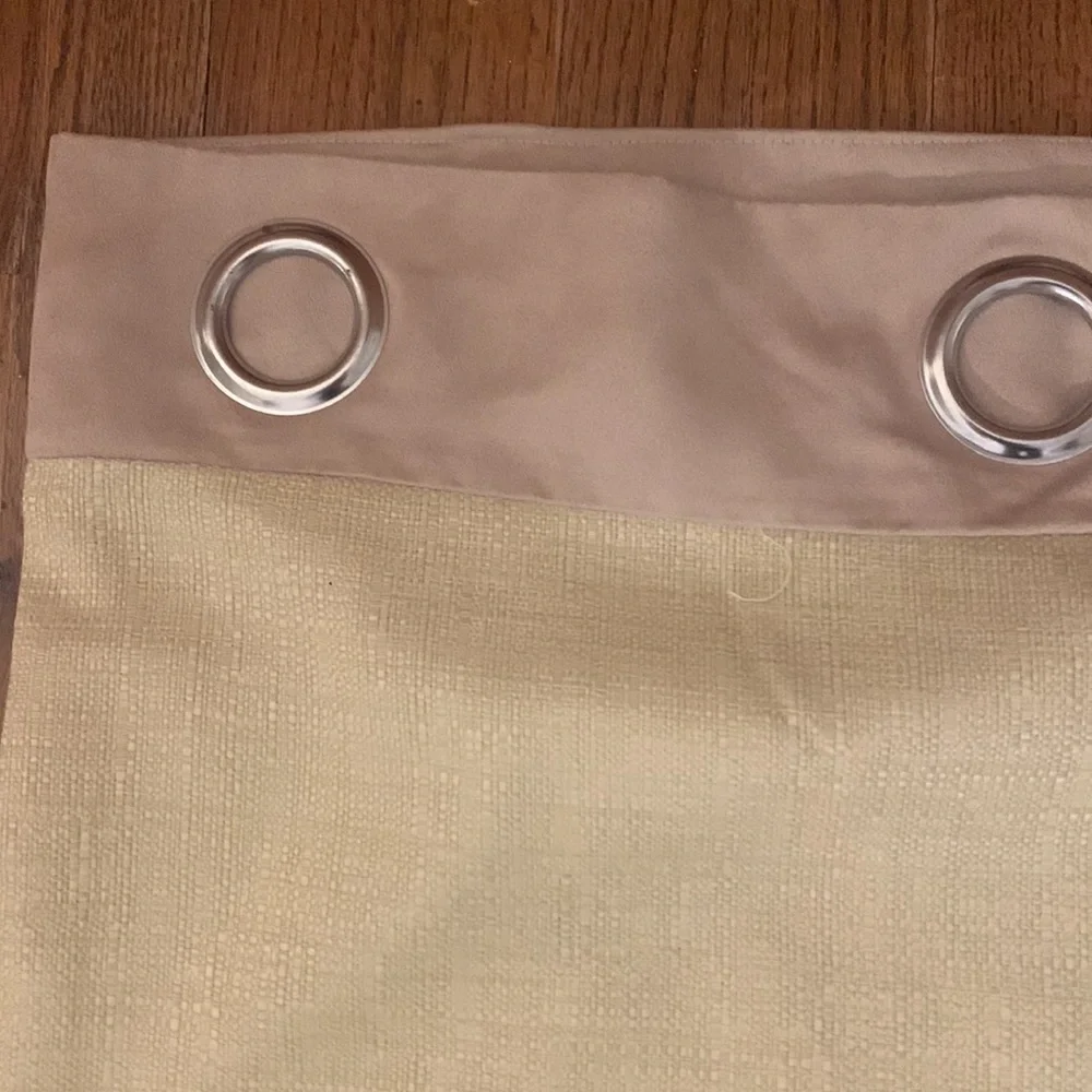 4 panels of linen/cotton/poly blend, fully lined, excellent condition!